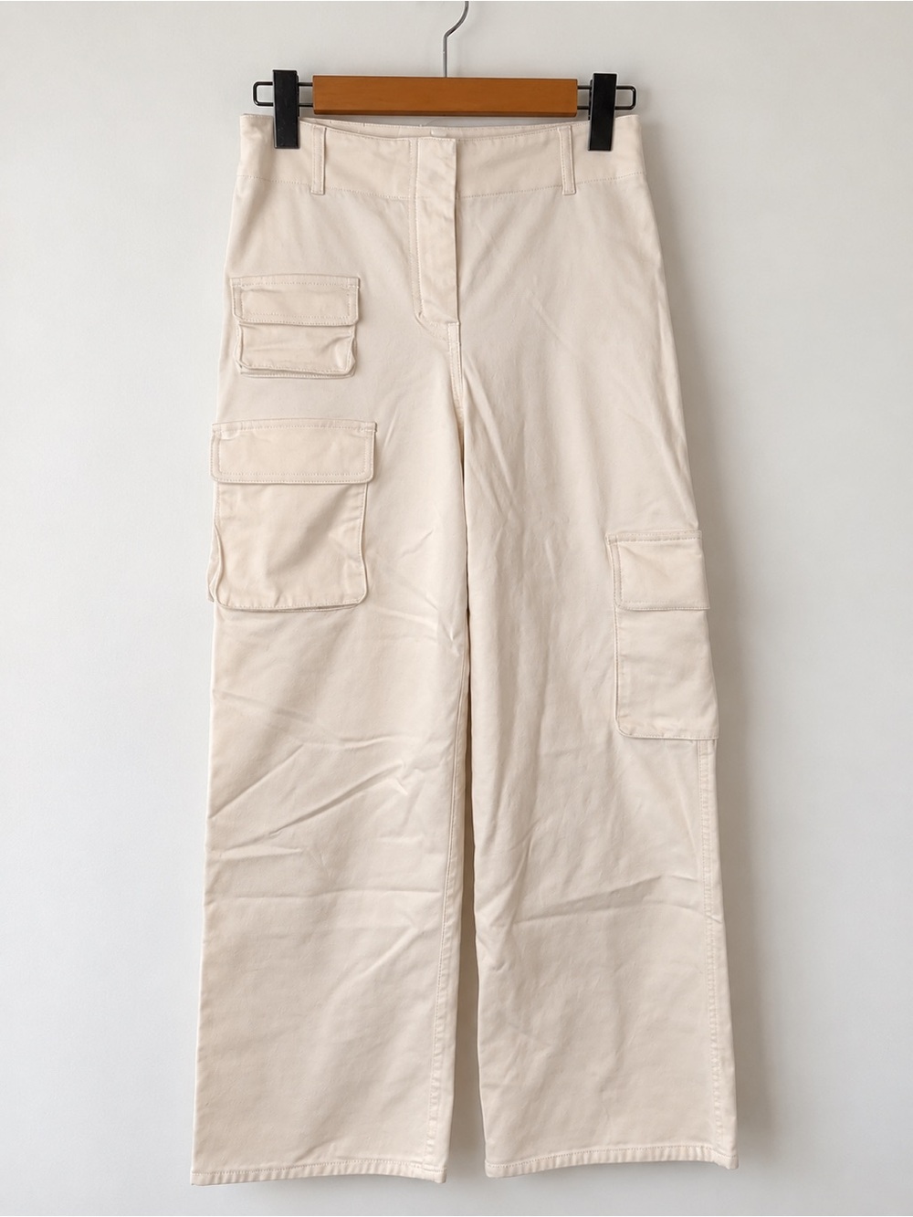 Wilfred Free Picture Cargo – Cream